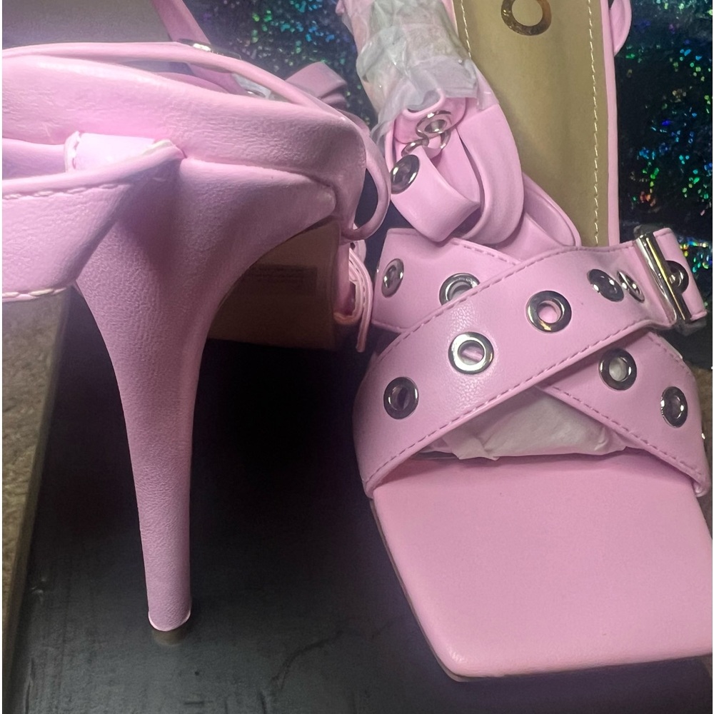 Pink eyelet square toes stiletto
